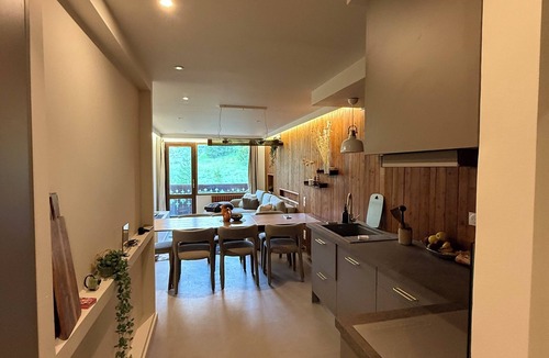 Les Claux Apartment | L'Hermitage, Lorès residence in Vars les Claux, close to the slopes.