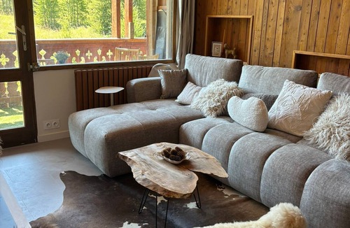 Les Claux Apartment | L'Hermitage, Lorès residence in Vars les Claux, close to the slopes.