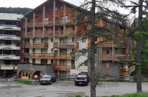 Les Claux Apartment | L' IDEAL at Ecrin des Neiges.