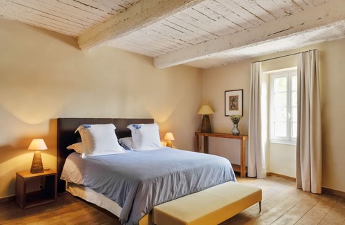 Eygalieres Bed & Breakfast | L'Oiseau qui Chante