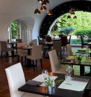 Chateau-Arnoux-Saint-Auban Bed & Breakfast | L'Oustaou