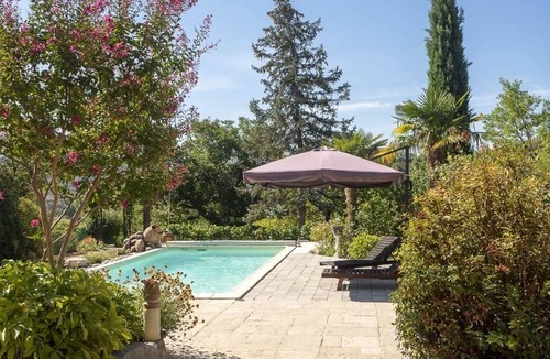 Sigonce House | L'Oustaou, house sleeping 8 with private swimming pool.