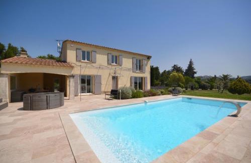 Maussane Villa | LA BASTIDE DE LUSON Villa 4 chambres Spa Sauna Piscine chaufée boulodrome