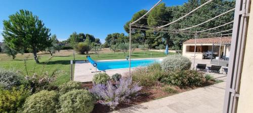 Maussane Villa | LA BASTIDE DE LUSON Villa 4 chambres Spa Sauna Piscine chaufée boulodrome