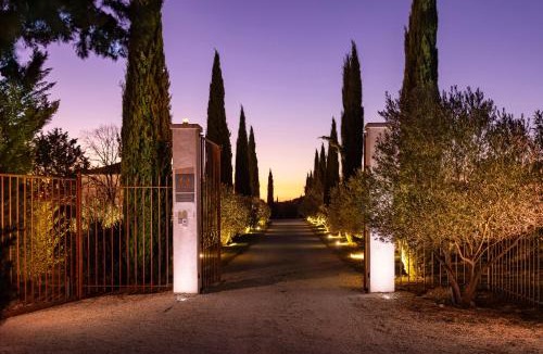 Aix-en-Provence Hotel | La Bastide de Damien, 5 clefs Demeure d'Exception et Table Remarquable dans le guide Teritoria, JACUZZI Privatif, Cuisine étoilée Dominique Frérard