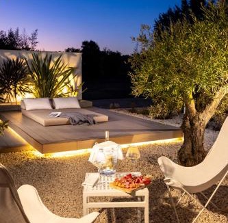 Aix-en-Provence Hotel | La Bastide de Damien, 5 clefs Demeure d'Exception et Table Remarquable dans le guide Teritoria, JACUZZI Privatif, Cuisine étoilée Dominique Frérard