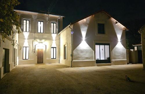 Salon-de-Provence Apartment | La Bastide Foch - Appart'Hôtel Calme & Confort Centre Ville