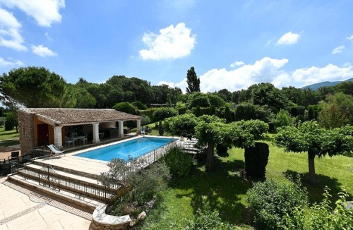 Robion House | La Bastide les Basses Royères offers seasonal rentals of a house with a swimming