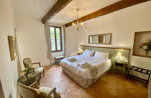 Le Somail Bed & Breakfast | La Bergerie Antoine Grenadier King Room - Deluxe South of France Experience