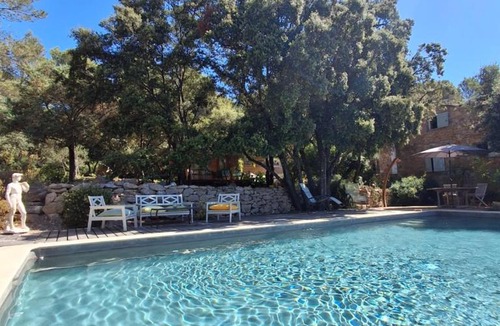 Entrecasteaux Bed & Breakfast | la bergerie des colles