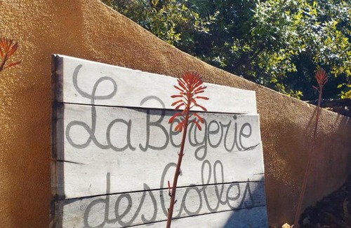 Entrecasteaux Bed & Breakfast | la bergerie des colles