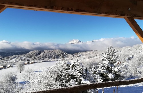 Saint-Michel-de-Chaillol Ski Chalet | La Cabane du Sauteriau Cabin-style chalet on stilts Exceptional view