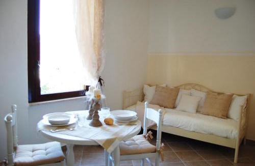 Roe Apartment | La Casa Bianca