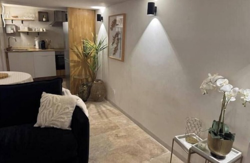 Bonneveine Apartment | La Cave Médiévale des Chevaliers de St Jean - A unique stay in Aix-en-Provence