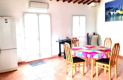 Vedene Apartment | La Cigale Appart-Villa Climatisé pour 2 ps En Provence, Village Près d'Avignon