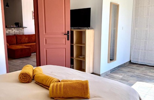 Molleges Apartment | La Clé Des Alpilles