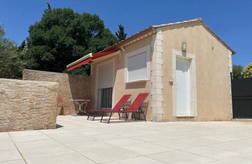 Bourdic House | La Clastre location d'un studio avec piscine et clim près d'Uzès