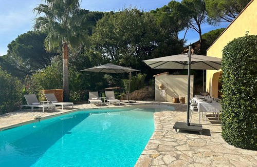 Vidauban House | La Colline des Maures, a typical Provençal holiday home with private swimming pool for 12 people