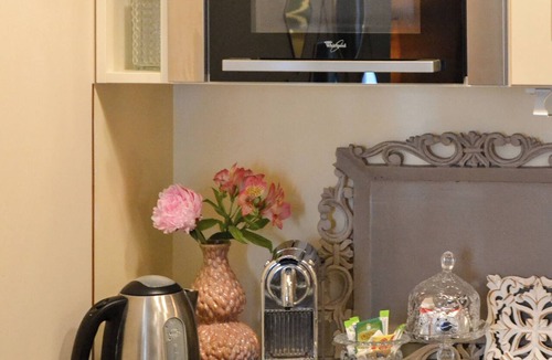 Borgo Trento Apartment | La Dolce Vita Boutique Apartment Elegant Balcony Ponte Pietra