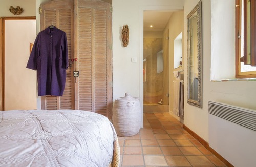 Taillades Villa | La Douce France - In the city centre!