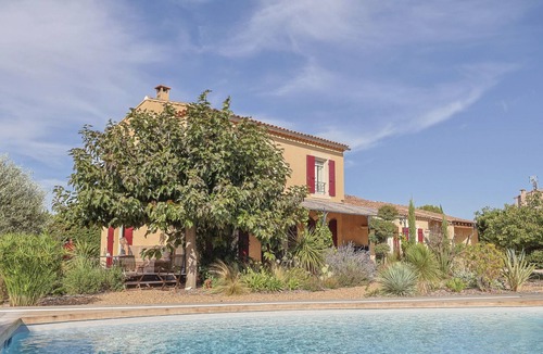 Eyragues Villa | La Farigoule, a holiday home for 8 people with a private pool in Eyragues!