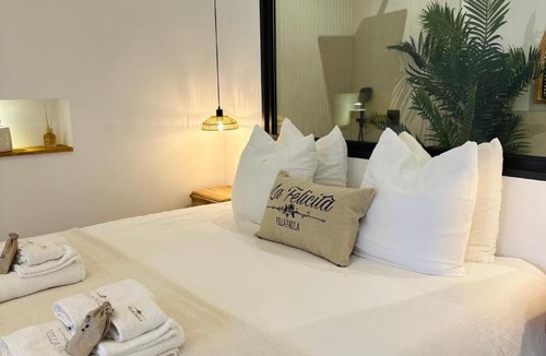 Istres Bed & Breakfast | La Felicità - VILLA PAULA