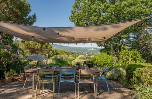 Bonnieux House | La Grande Bergerie in Bonnieux: A charming farmhouse with a beautiful view