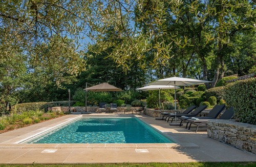 Bonnieux House | La Grande Bergerie in Bonnieux: A charming farmhouse with a beautiful view