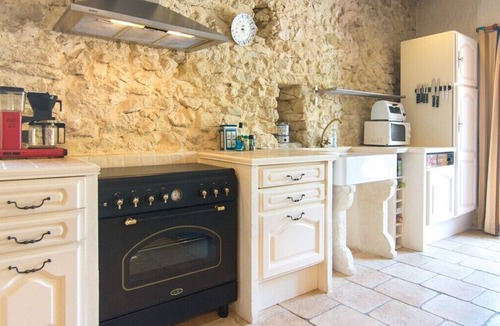 Lurs Apartment | La Grange - two-bedroom apartment with terrace