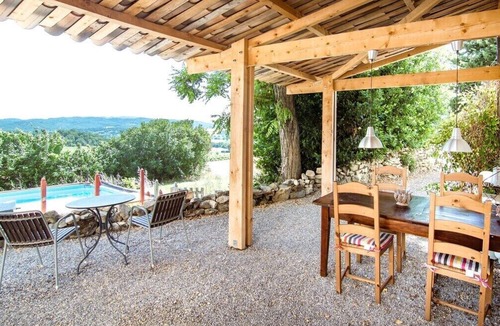 Lurs Apartment | La Grange - two-bedroom apartment with terrace