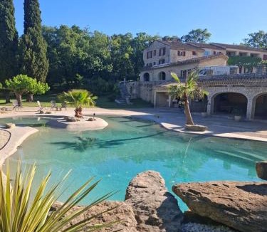 Velleron Apartment | LA GRANGETTE
