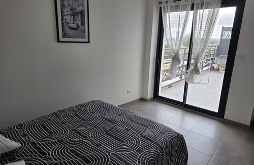 Milhaud Apartment | LA GUARIGUETTE, the sea, the Pont du Gard, the Camargue just 25 minutes away, and a private pool