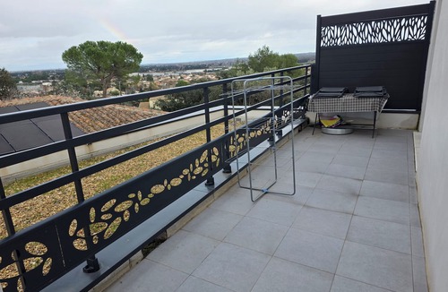 Milhaud Apartment | LA GUARIGUETTE, the sea, the Pont du Gard, the Camargue just 25 minutes away, and a private pool