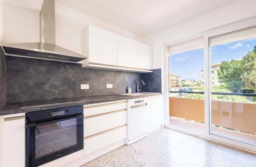 Valras-Plage Villa | La méridienneBeachfront Villa, Sand at Your Doorstep