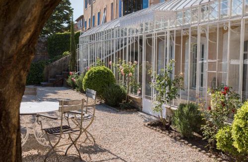 Apt Apartment | La Madone