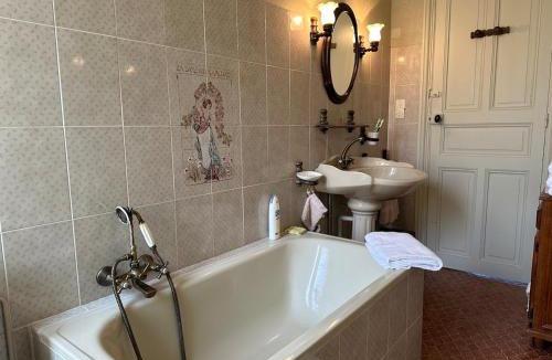 Saint-Hippolyte-de-Caton Villa | La maison d'Ulysse
