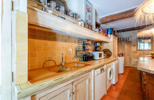 Aigues-Mortes House | La Maison – Authentic Charm in the Heart of Aigues-Mortes, with Private Terraces