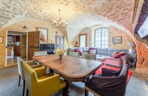 Collias House | La maison d ’ôré