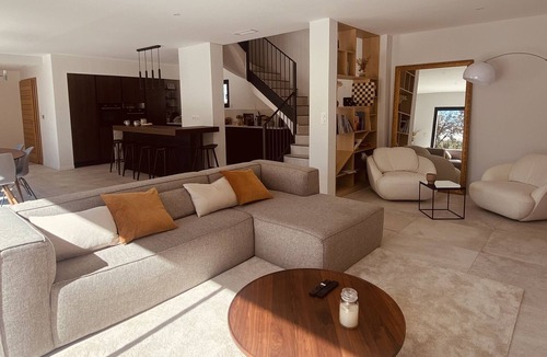Caremeau House | La Maison d'Aton Modern villa overlooking the Garrigues