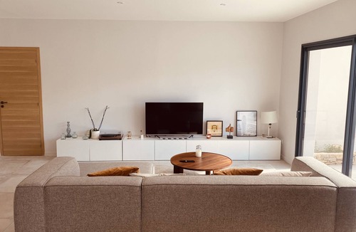 Caremeau House | La Maison d'Aton Modern villa overlooking the Garrigues