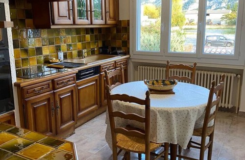 Taillades House | La Maison de Gari, spacious house with swimming pool and beautiful exterior