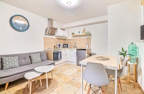 Saint-Gilles House | LA MAISON FAYARD - 3 pers - Centre Clim Wifi Cosy Garage