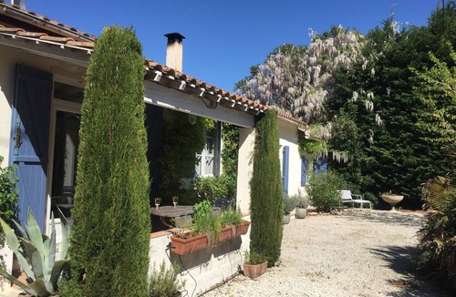 St.-Remy-de-Provence House | La Maison Blanche in the countryside with large private garden, terrace and pool