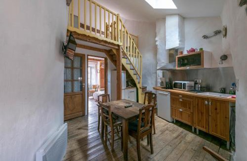 Sainte-Eulalie-de-Cernon House | La maison d'Angèle