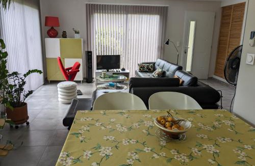 Morieres-les-Avignon Villa | La Maison sous l'olivier