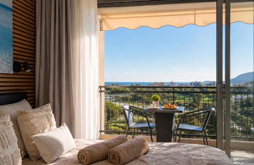 Mandelieu-La-Napoule Hotel | La Marina Cannes Suites