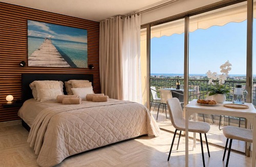 Mandelieu-La-Napoule Hotel | La Marina Cannes Suites