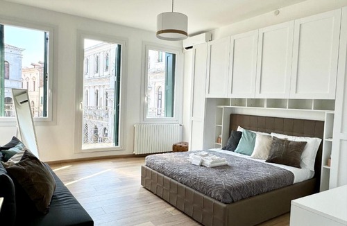 Historic Centre Apartment | La Meridiana - Grande e moderno con vista stupenda