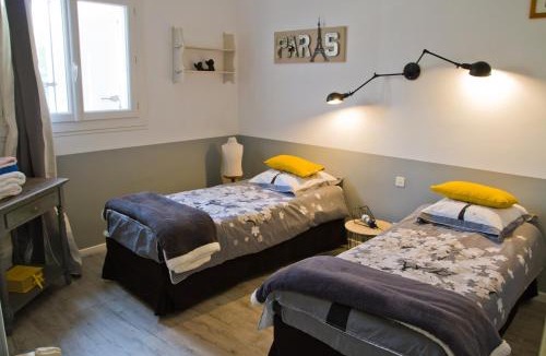 Mirabeau Bed & Breakfast | La Mirabelle - suite familiale de charme en Provence