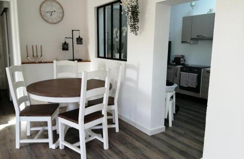 Eyguieres House | La perle des Alpilles Résidence les MYRTILLES